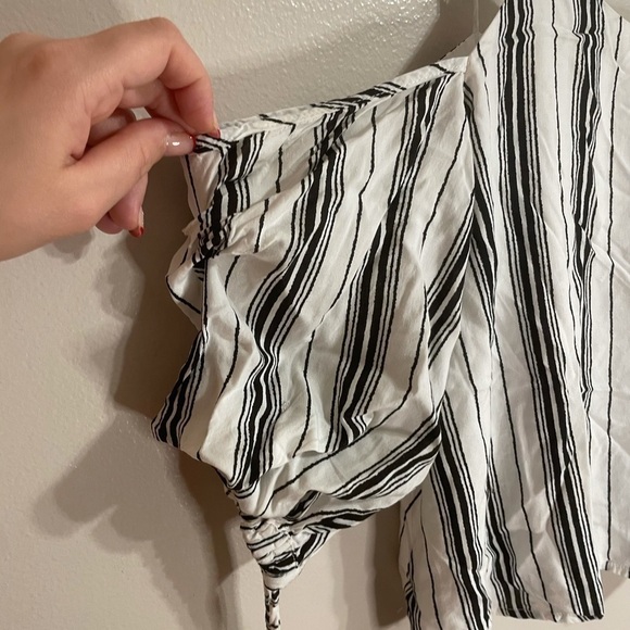 L love Off Shoulder Striped Blouse - Picture 4 of 8